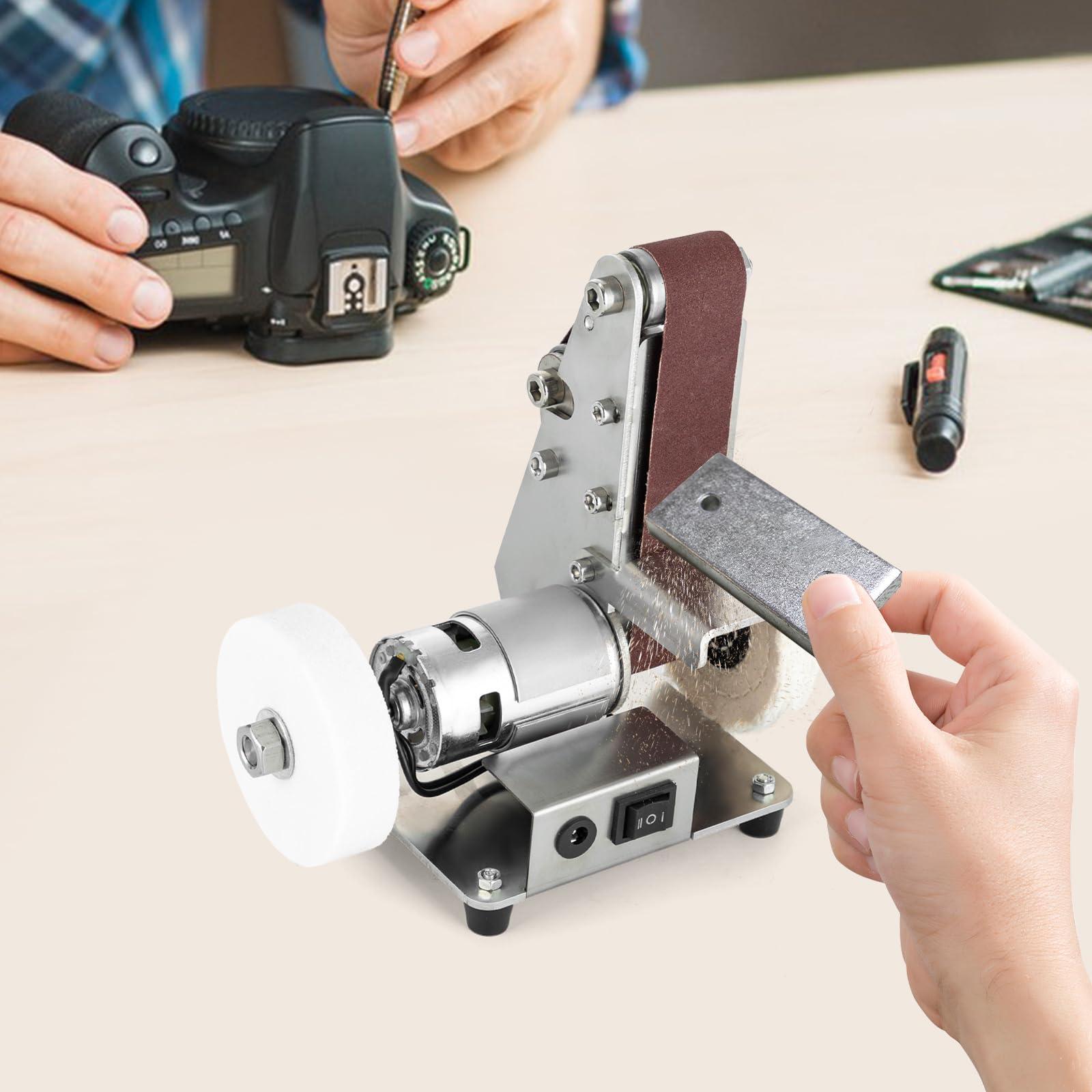 Mini Bandschleifer, 7 Einstellbare Geschwindigkeiten Elektrischer Messerschärfer,DIY Polierschleifmaschine mit 330 * 30 mm Schleifbänder Geliefert, Schleifscheibe und Polierscheibe