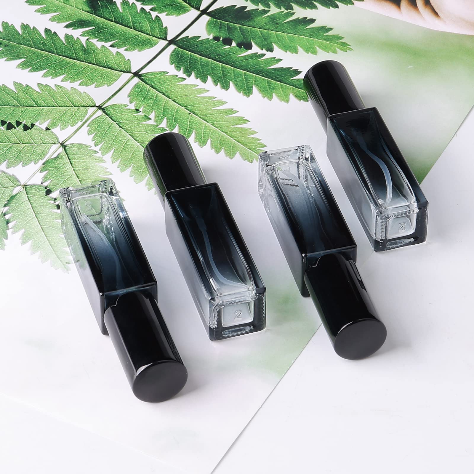 Mini flacone spray quadrato da 10 ml in vetro, vuoto, ricaricabile, dispenser liquido per la cura della pelle (tappo nero)