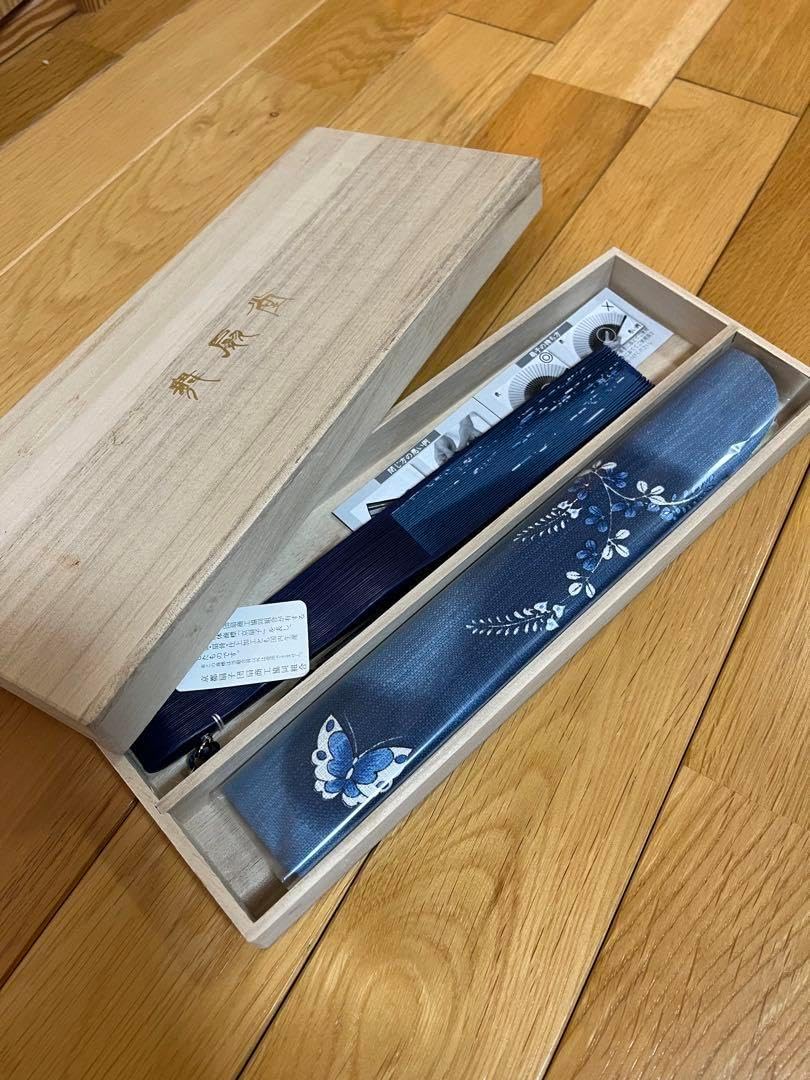 京都舞扇堂 高級扇子 舞扇堂扇子 センス ☆【女性用扇子】親塗・鏡花／きょうか （扇子袋付き・桐箱入り） 全2色 | すべての商品 | | 舞扇堂 SHOP-京都の扇子専門店- 扇 扇子 せんす うちわ 親塗 鏡花 扇子袋セット 上品 高級 女性用 レディース おしゃれ 和装小物 着物 ... 扇子 舞扇堂