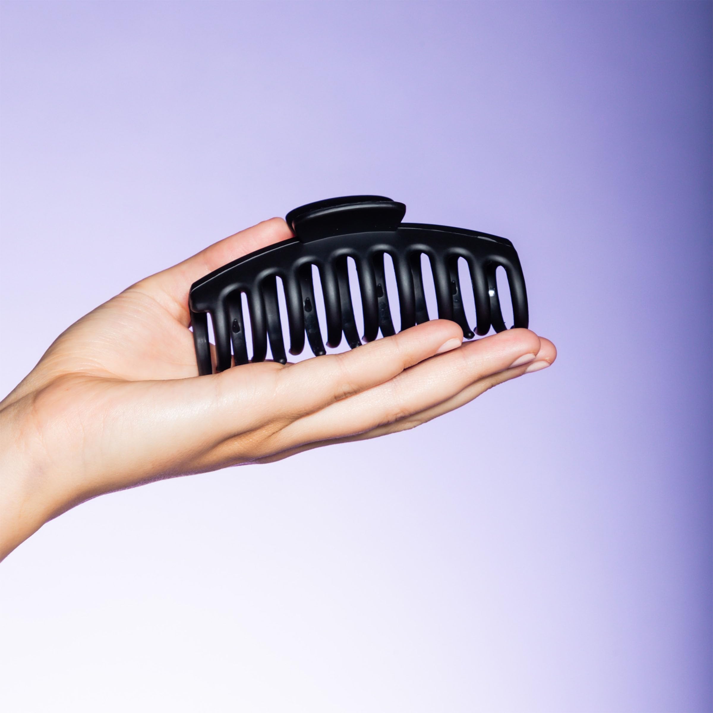 Gimme Beauty - Pinzas gruesas para el cabello, diseño duradero y antideslizante para cabello rizado y texturizado, hechas de plástico reciclado fuerte y resistente a la rotura, color negro y tortuga