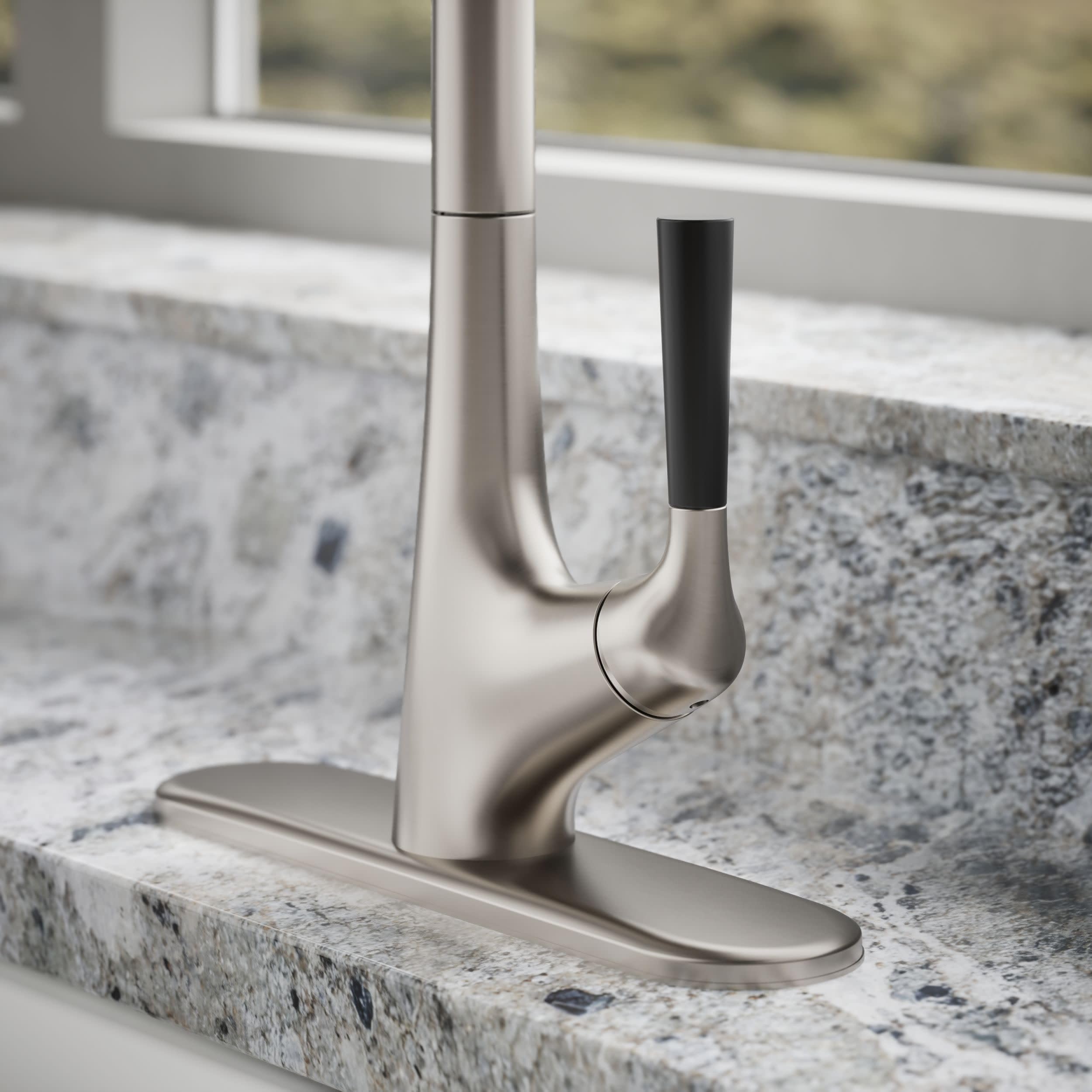 Kohler K-R562-SD-VS Rubinetto Estraibile per lavello della Cucina con Dispenser di Sapone/lozione, in Acciaio Inossidabile, Confezione da 1 pz
