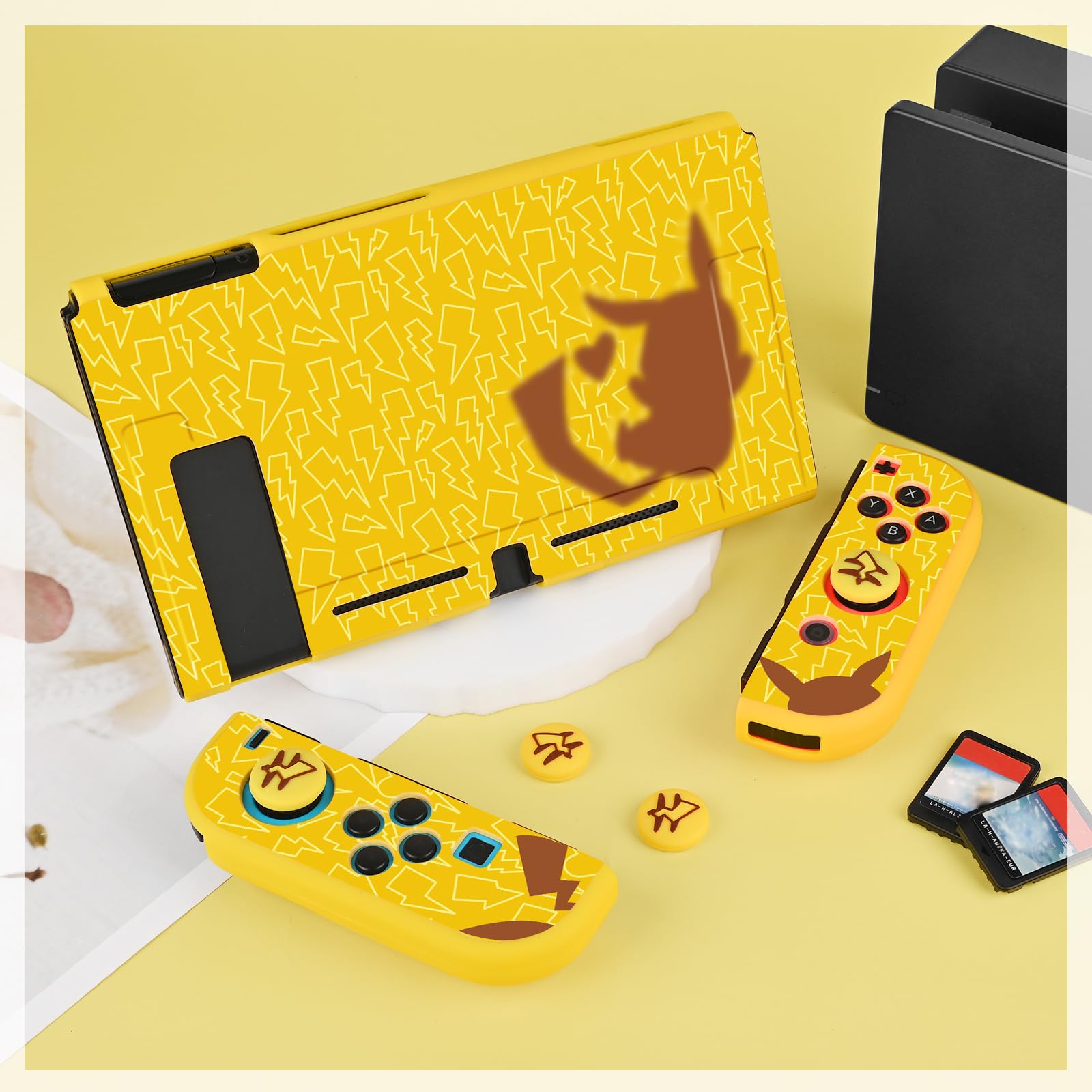 DLseego Custodia Compatibile con Switch 2017 Edition, Morbida Dockable Custodia Switch con 4 Copri levette analogiche, resistente ai graffi e all'assorbimento degli urti,Pika genio