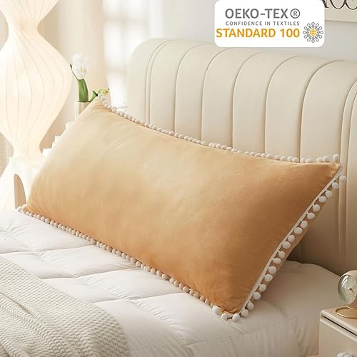 Miniatura 3 de LIFEREVO Funda de almohada corporal de terciopelo con pompones, funda de almohada suave y mullida de 20 x 54 pulgadas para embarazos que duermen de