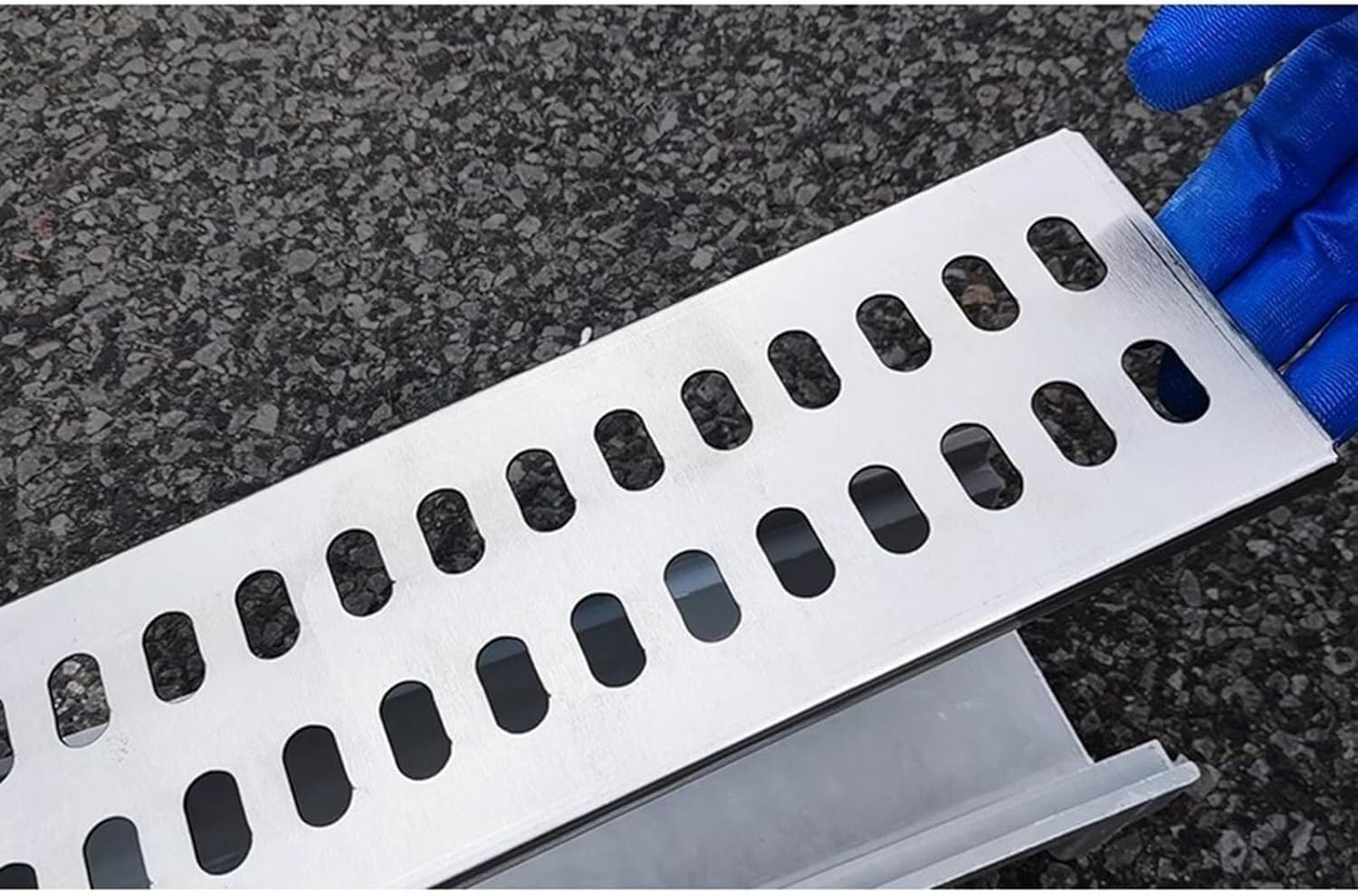 Couverture de caniveau de drainage contre les flaques de terrasse