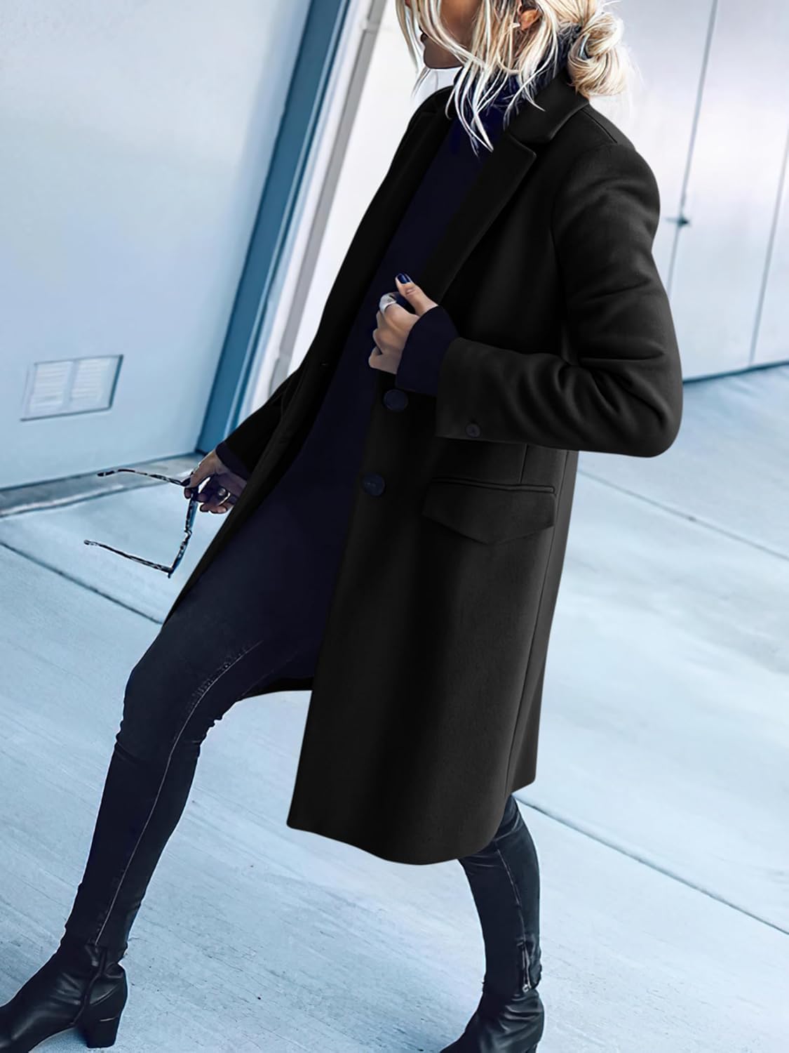 Elegant Black Wool-Blend Coat for a Polished Look