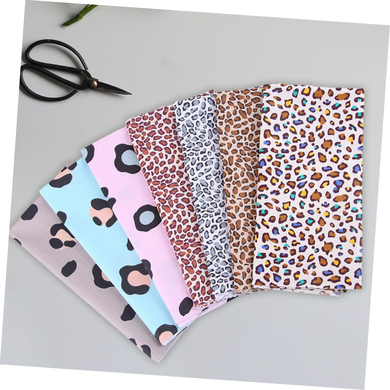Housoutil 2 Series Tela De Algodón Con Estampado De Para Diy Kit Para Patchwork Y Manualidades 7 Piezas*2