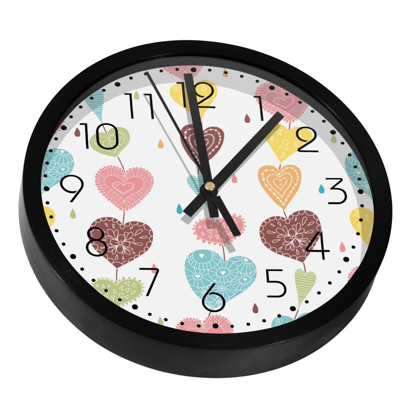 Horloges murales silencieuses pour chambre : fin du tic-tac et design cœurs