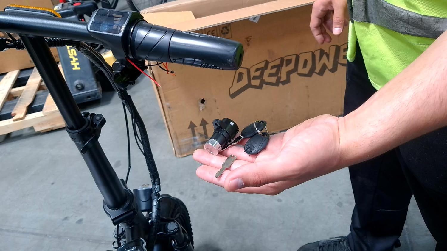 Keys for the DEEPOWER electric bike