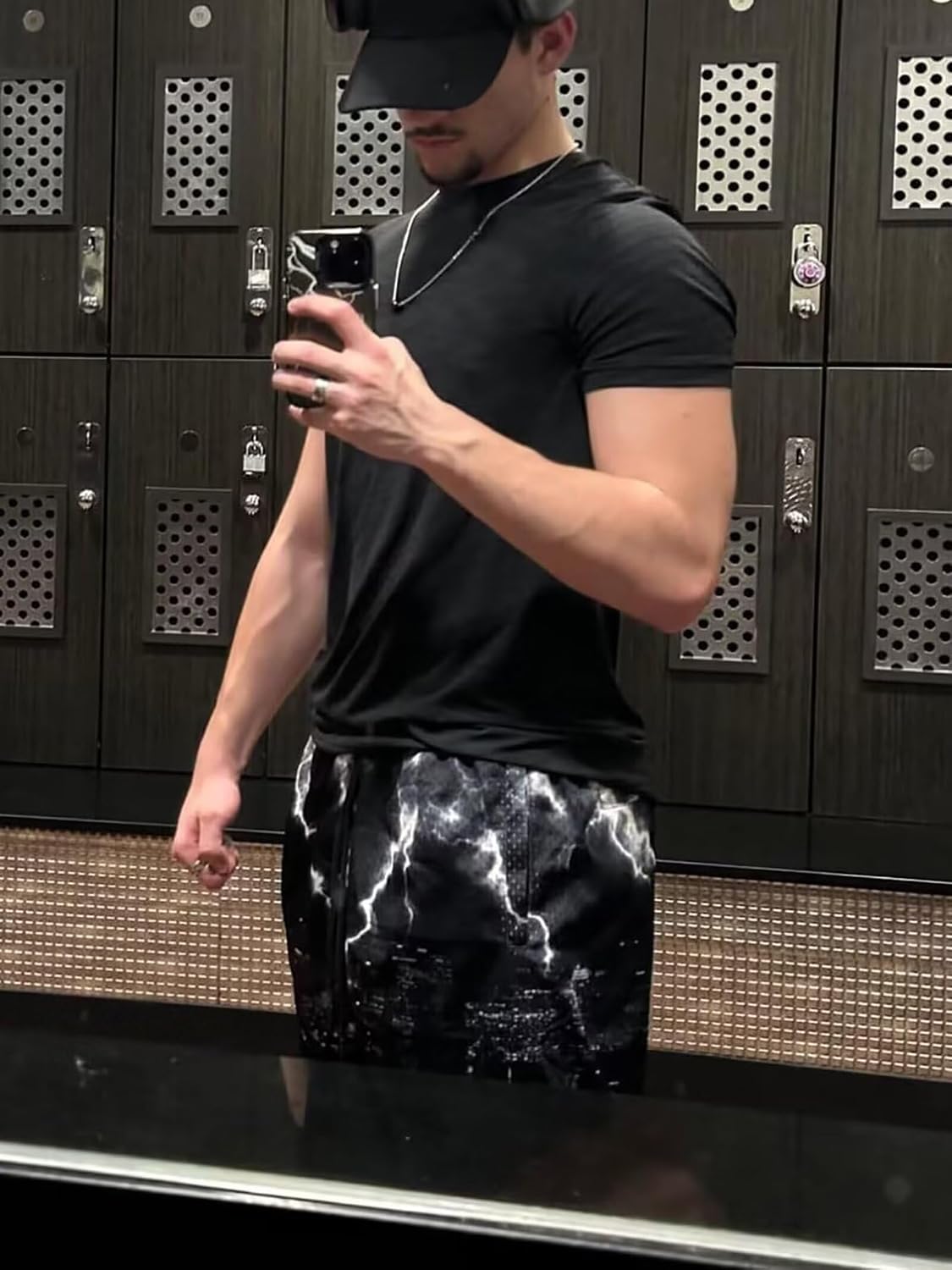 Men's Mesh Basketball Shorts Graphic Print Loose Fit Retro Streetwear Quick Dry Athletic Shorts with Pockets