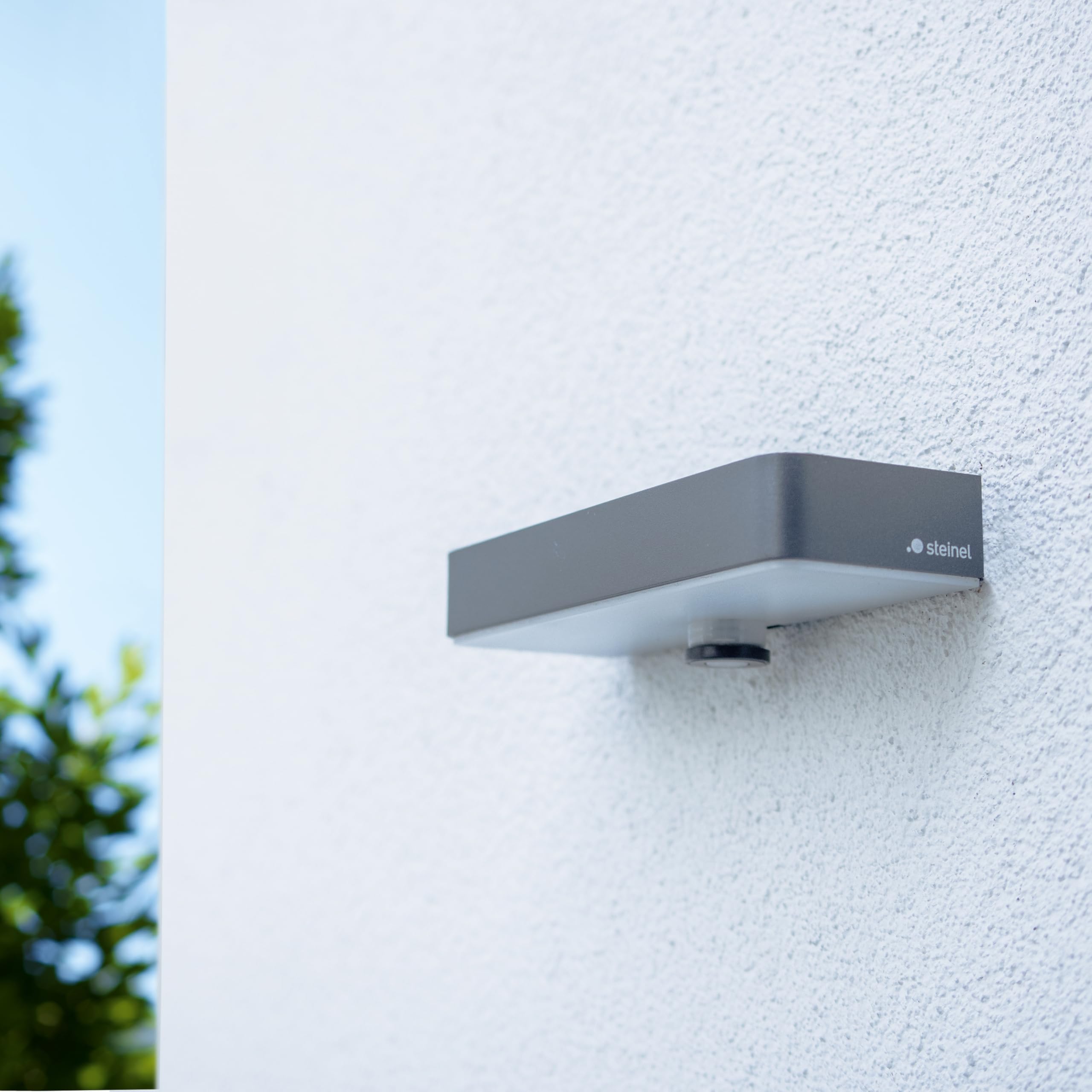 Steinel Solarleuchte XSolar SOL-O S 1800 K, Insektenfreundliche Außenleuchte, 360° Bewegungsmelder, 4000 mAh Akku, Softlichtstart, Nachtlicht, Downlight