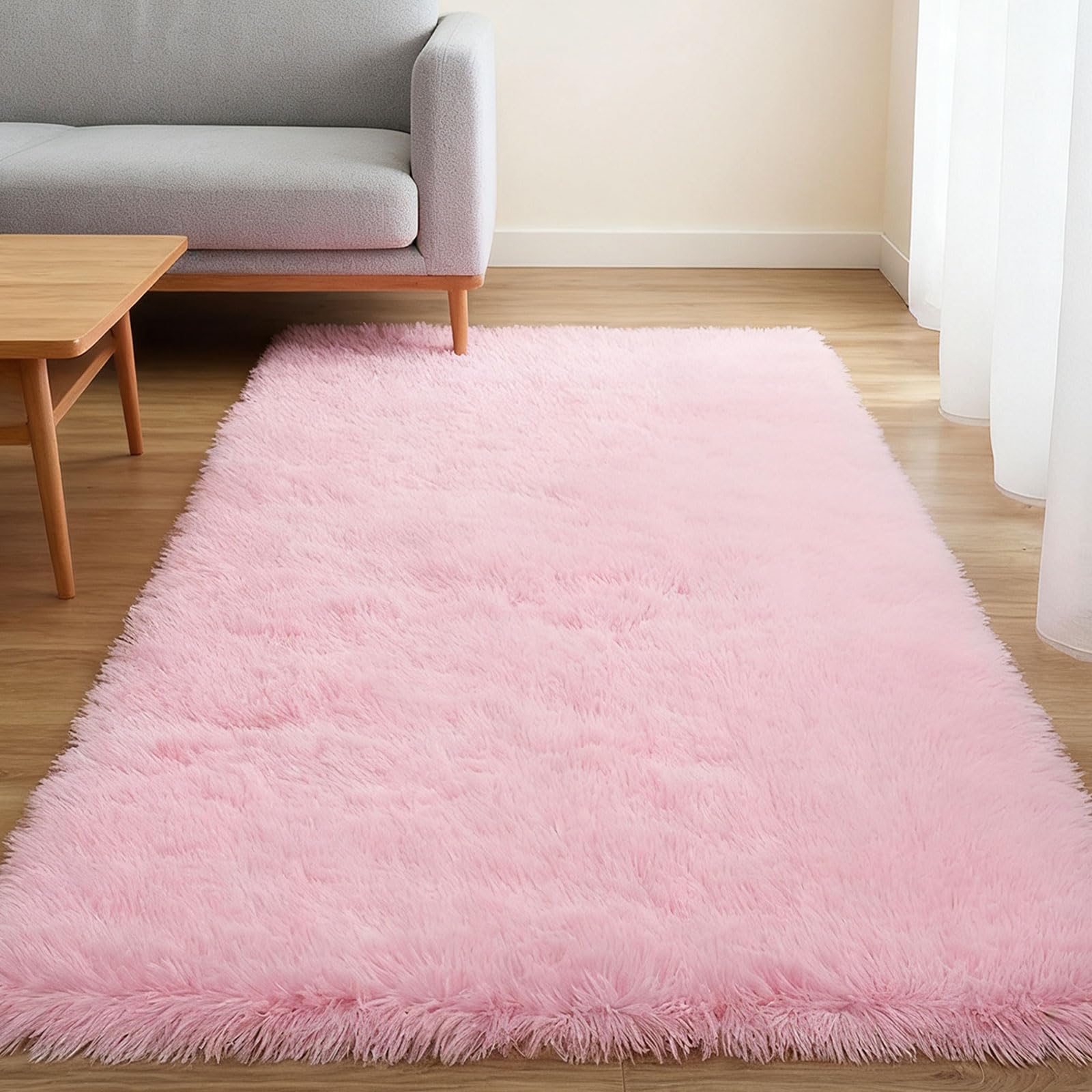 Tapis chambre shaggy moelleux pour créer un salon rose cosy