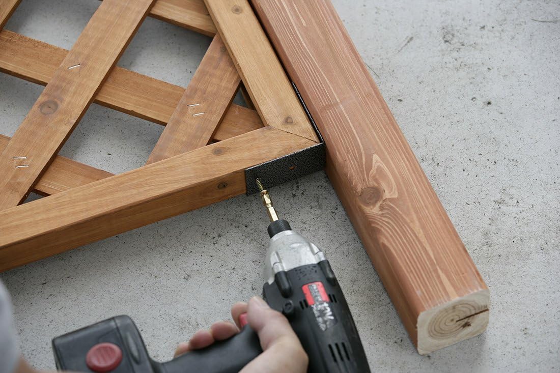 Takasho Lattice Fixing Hardware for Pole Mounting (Pack of 4)