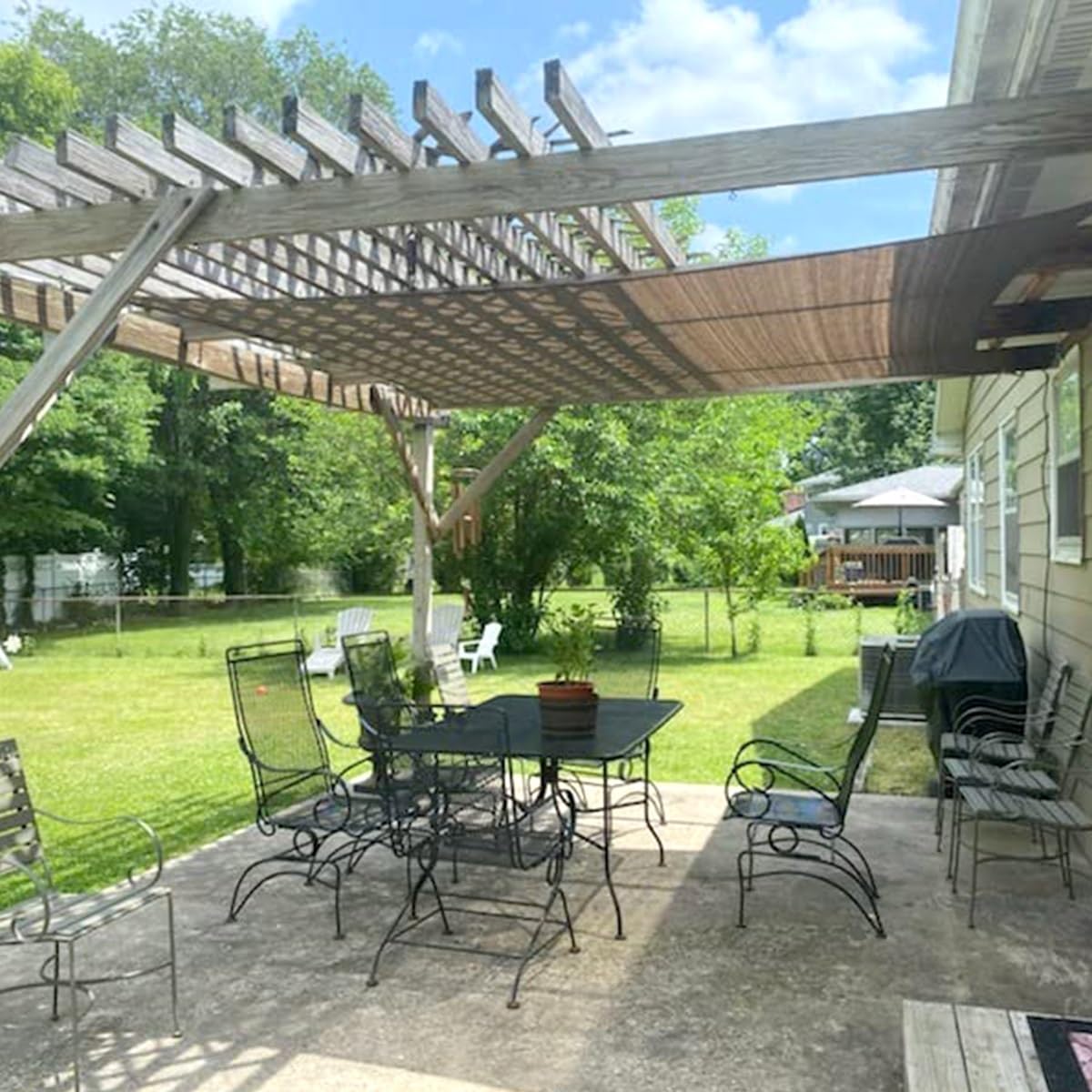 GJZQDKX UV Protection Shade Net with Eyelets 90% Shade Sail for Plants Fences Balconies – Brown Various Sizes (1x8m to 7x12m) for Optimal Sunblock and Privacy.