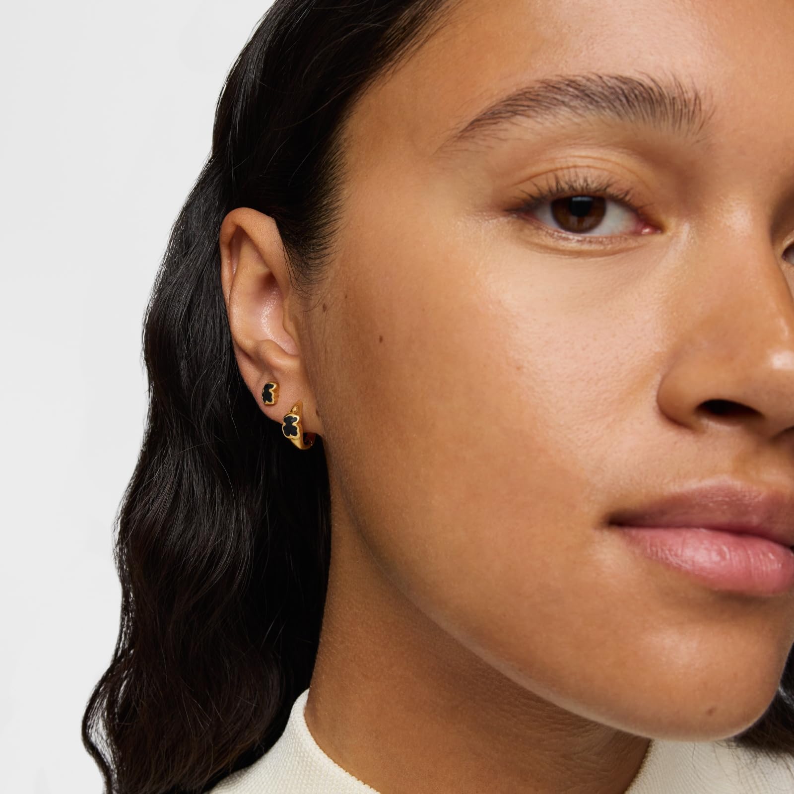 TOUS Pendientes de Aro para Mujer con Baño de Oro 18 Kt sobre Plata de Primera Ley y Motivo Oso En Ónix, 10 mm, Colección Icon Color