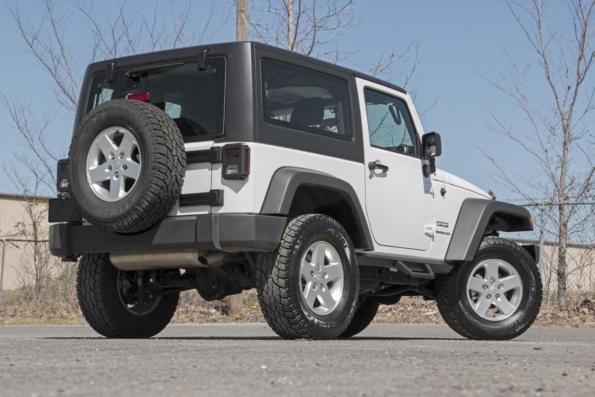 Rough Country 2.5" Lift Kit for 2007-2018 Jeep Wrangler JK | 2-Door - PERF678