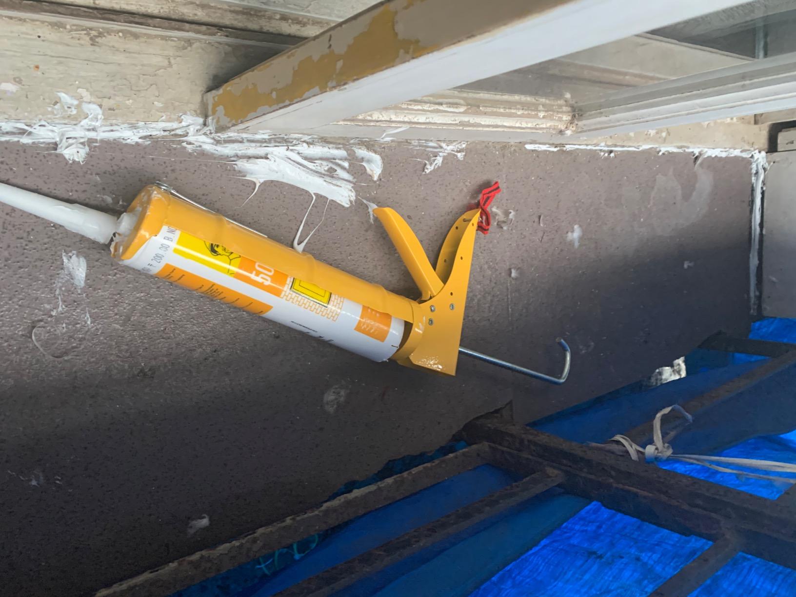 Dr.Fixit Applicator Gun + Silicone Sealant (White) Amazon.in