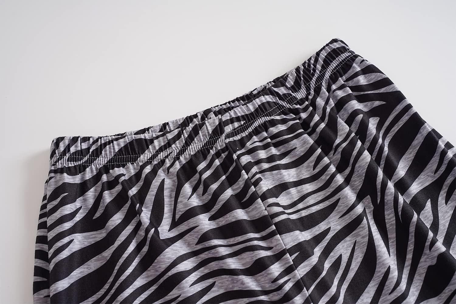 HONG HUI Women's Capri Pajama Sets Plus Size Sleepwear Top with Capri Pants 2 Piece Sleep Set - Image 4