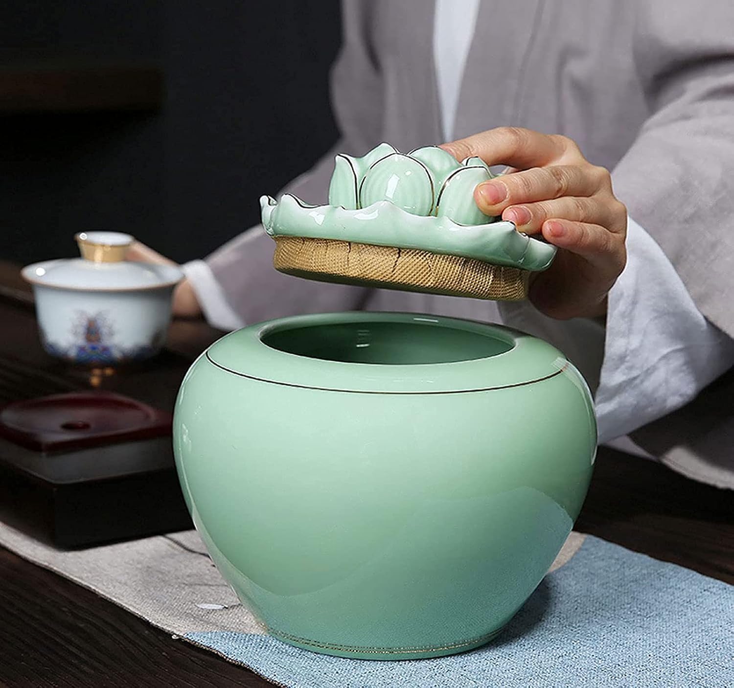 Funeral Urn Memorial Cremation Simple Dog Cat Pet Ashes, Hand Made Lotus, Ceramics Keepsake Funeral Supplies Ash Urns(Size:S,Color:Blue)
