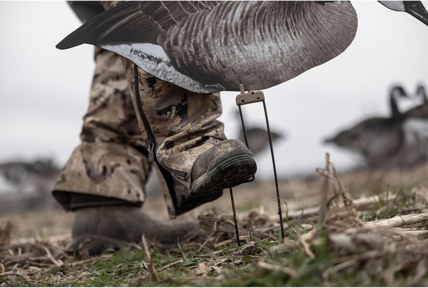 Higdon Outdoors Flats | Canada Goose Silhouette Decoys for Waterfowl Hunting | Weather Resistant Goose Decoys with Easy Carry Stakes | Standard, Motion, or Fully Flocked Motion | 12 Pack