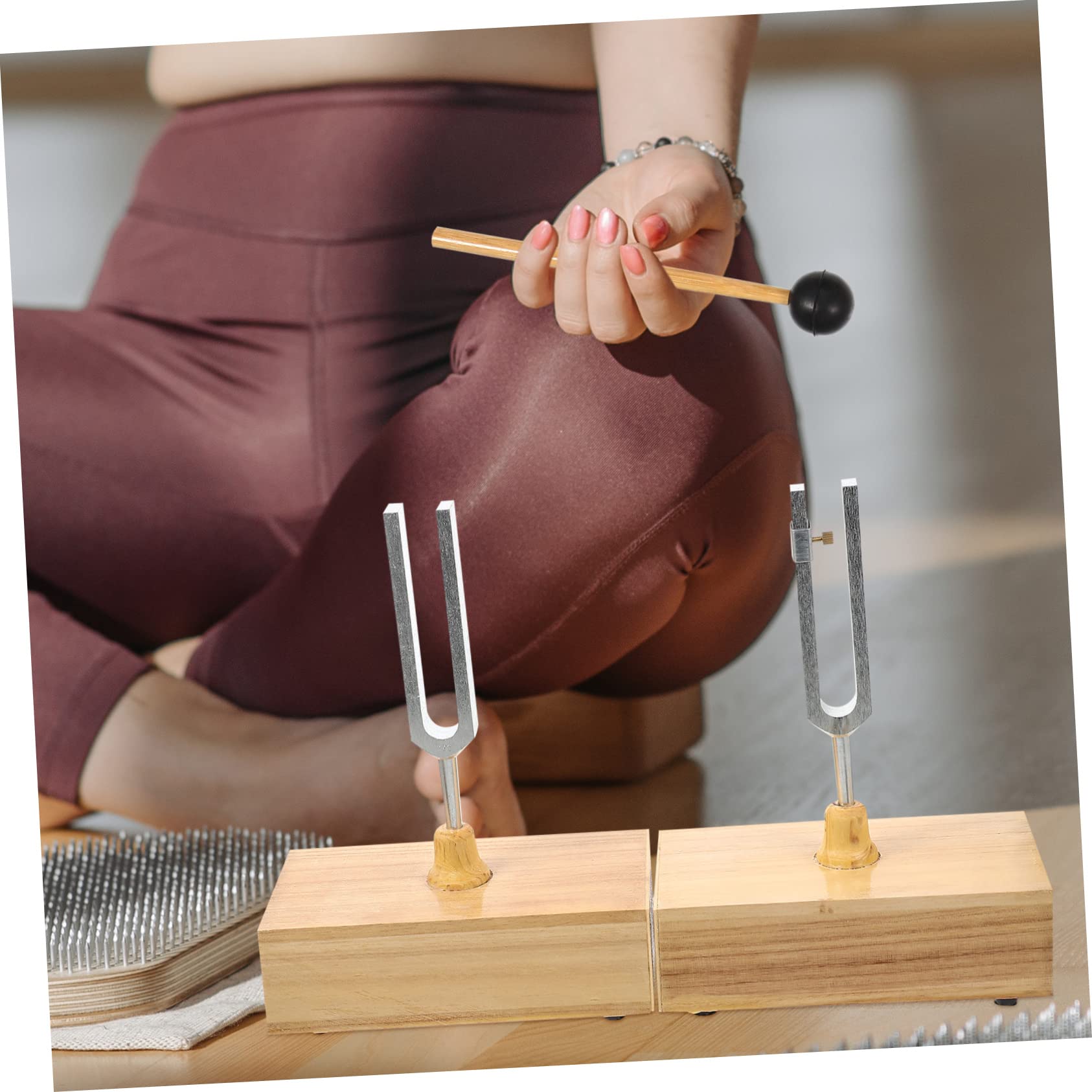 440hz Stimmgabel für Unterricht und Physik Experimente mit Hammer | Metall mit Holzsockel, 1 Satz, Stabile Platzierung für Lehrzwecke und Akustische Versuche
