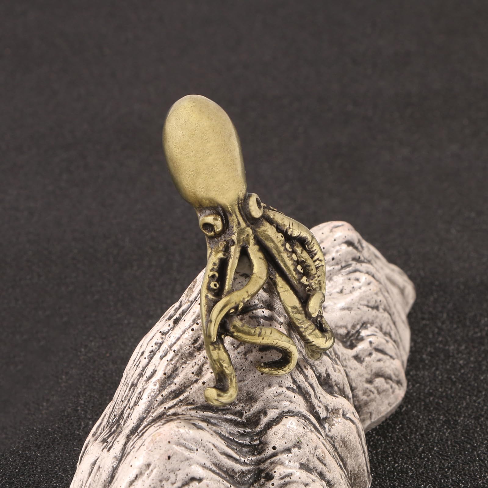 YANGPZFC Small Copper Octopus Ornament Brass Statue For Desk Decor, Handcrafted Vintage Sculpture