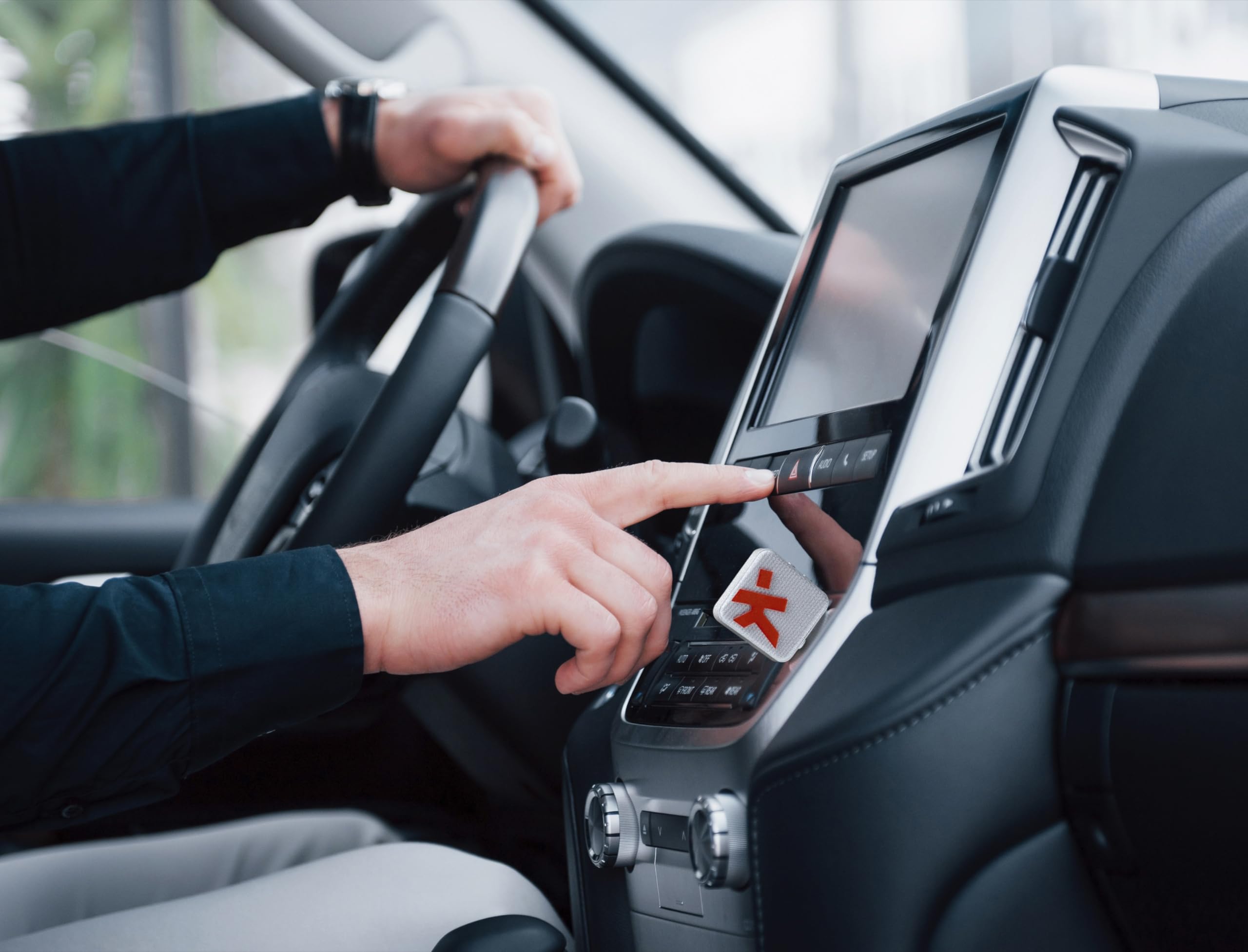 SKROSS - Adaptateur Audio sans Fil - Connecte des écouteurs aux Divertissements en Vol, à la Télévision, aux Ordinateurs, aux Voitures, aux Machines de Gym - Autonomie de 20 Heures - Portée de 10 MT.