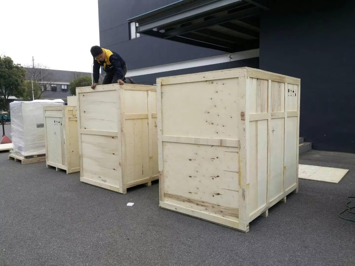 Automatic Industrial Ice Maker Vending Machine - Smart Control, Large Storage Bin, Stainless Steel - Ideal for Supermarkets, Laboratories, Hospitals, Catering Services