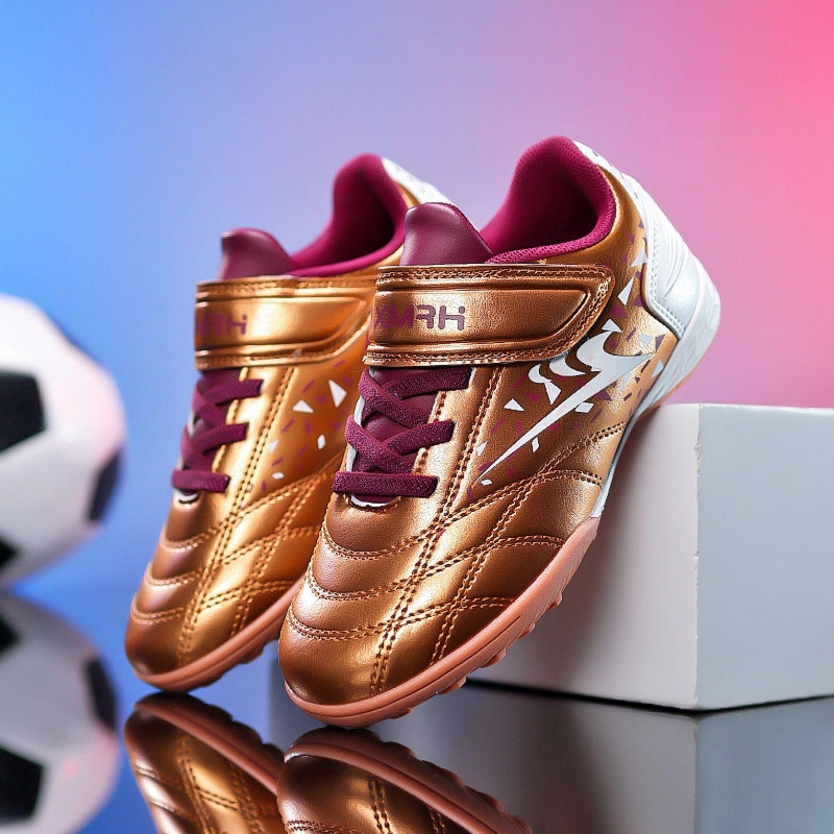 Chaussures de football pour enfant avec fermeture - Crampons TF - Légères et respirantes - Protection des orteils - Semelle en caoutchouc antidérapante - Gazon artificiel - Entraînement