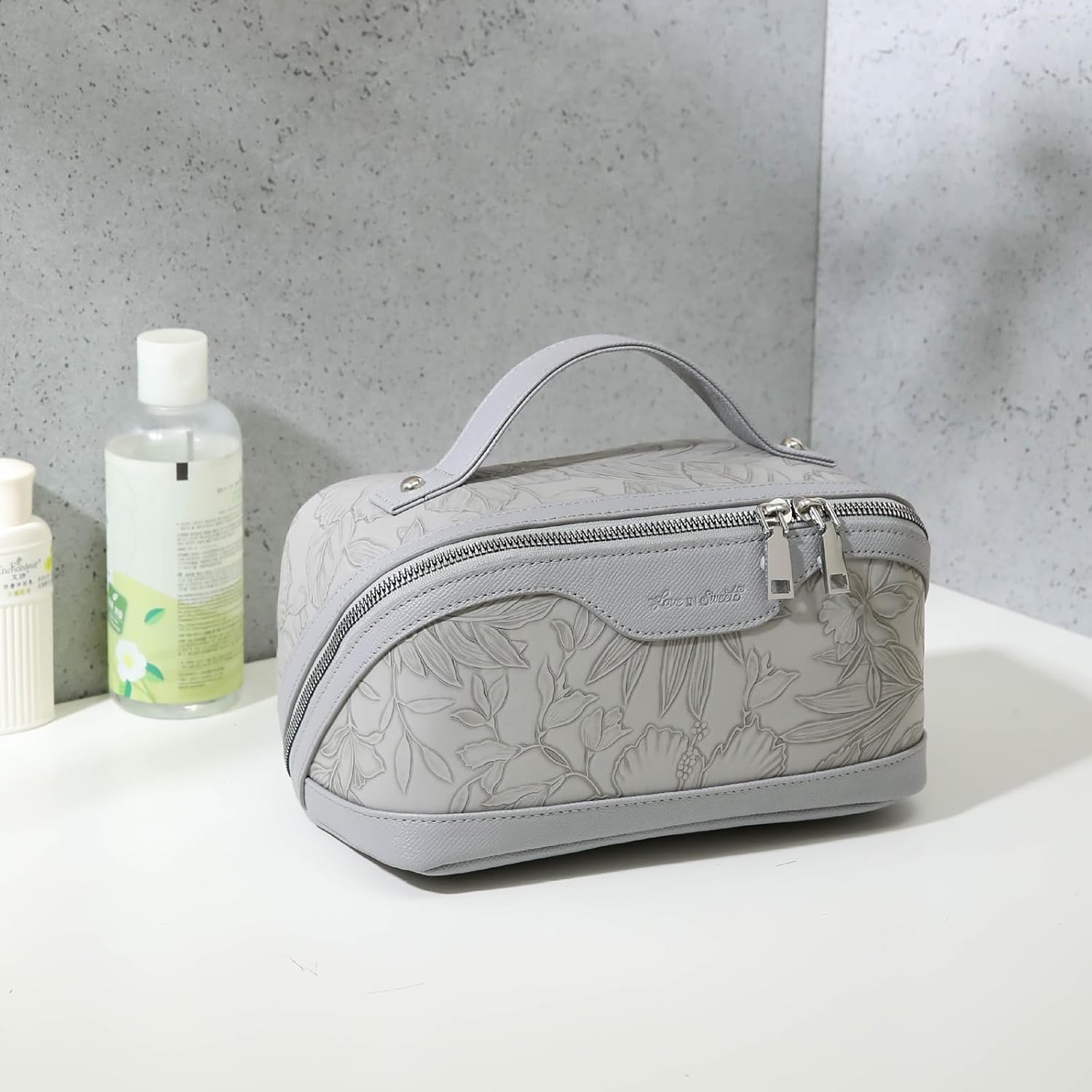 Travel Makeup Bag for Women PU Leather Cosmetic Organizer Toiletry Bag Large Capacity Wide Open Portable Storage Pouch with Divider & Handle (Grey)