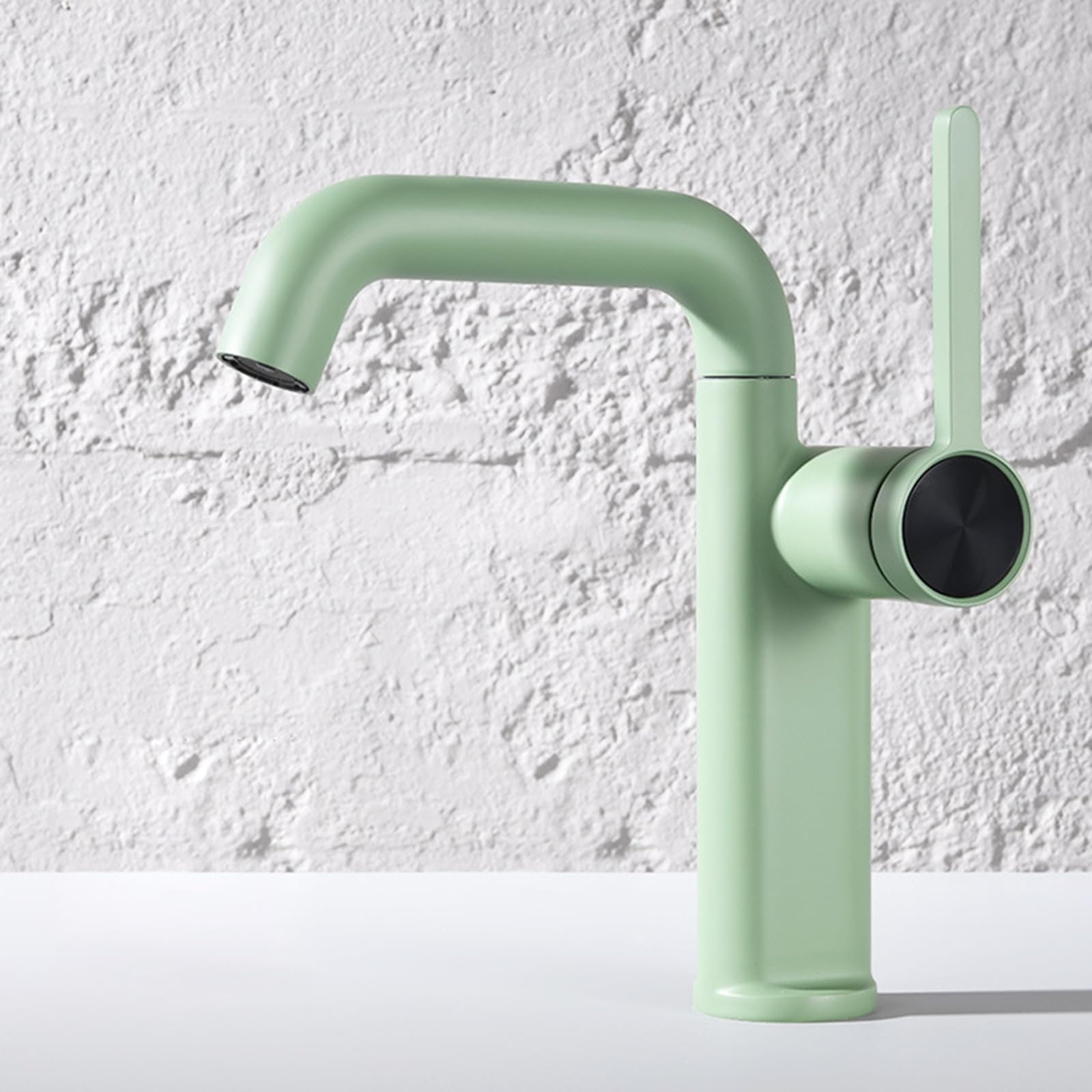 Grifo mezclador verde alto de diseño exclusivo con rotación total para lavabos