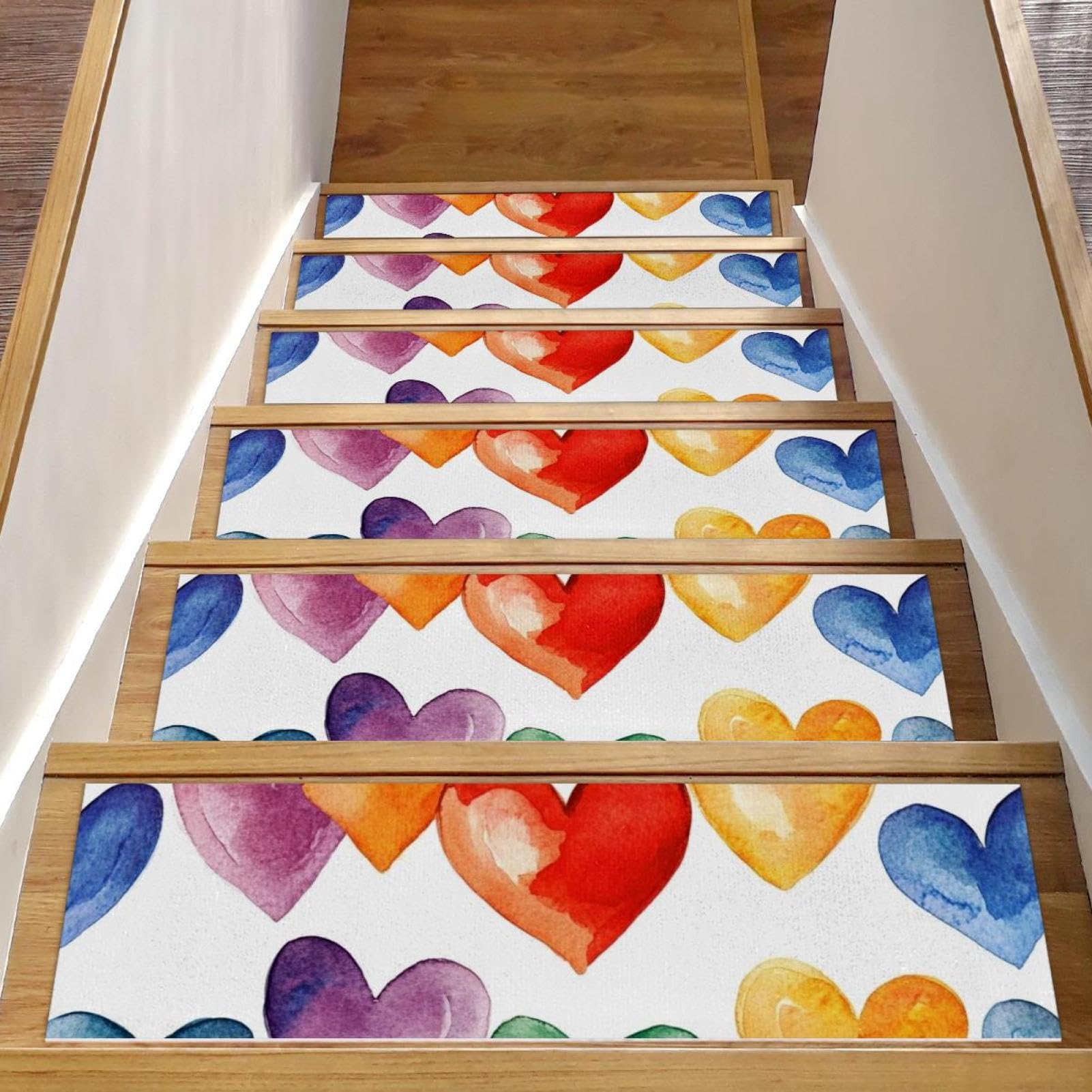 Marches d'escalier antidérapantes intérieur bois tapis cœurs colorés