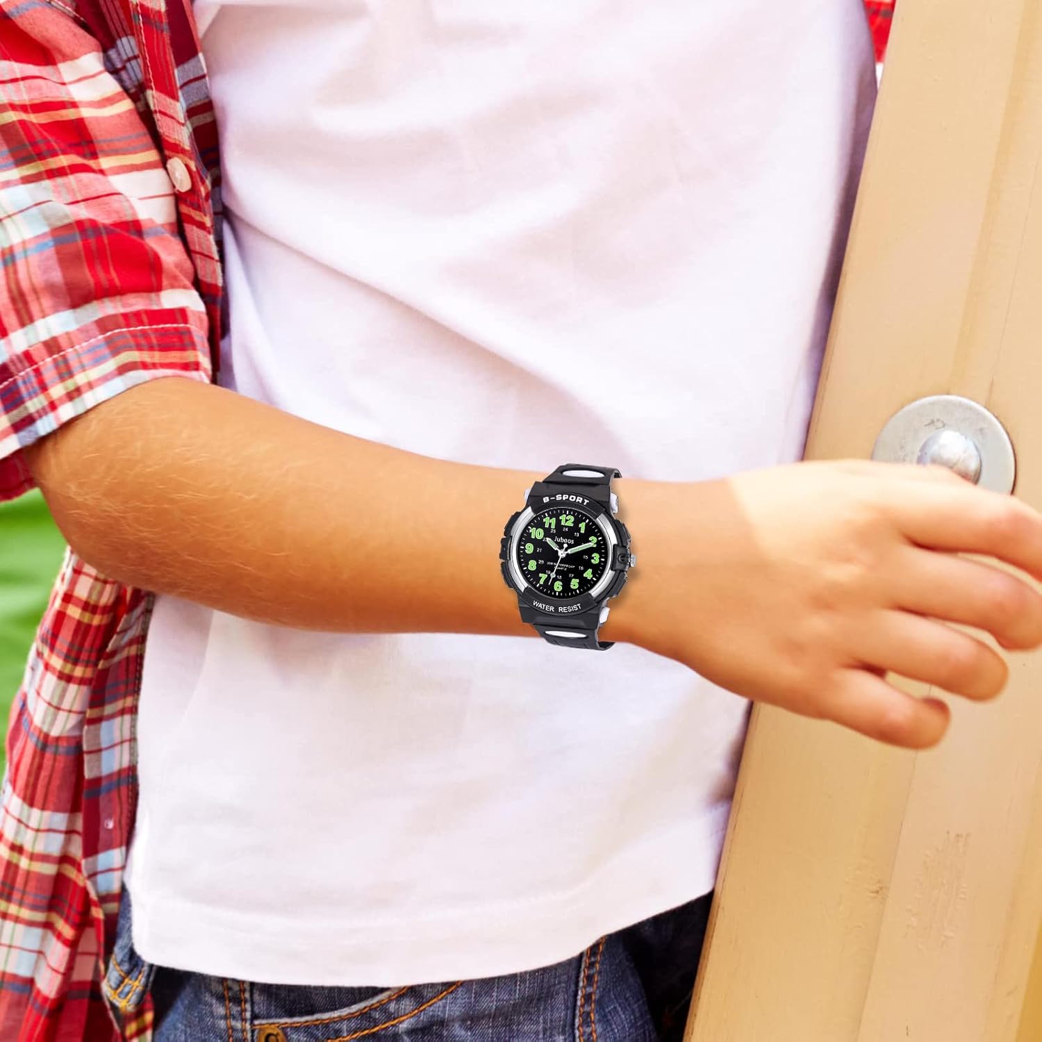 Juboos Kids Analog Watch on a child's wrist