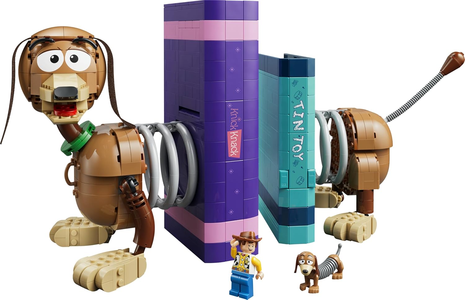 | Disney Pixar Fermalibri di Slinky Toy Story - Kit di Modellismo per Adulti - Reggi Libri per Libreria - Decorazione con Minifigure di Woody e Figura di Bassotto - Regalo Creativo per Fan 43301 - Lego - Immagine 7