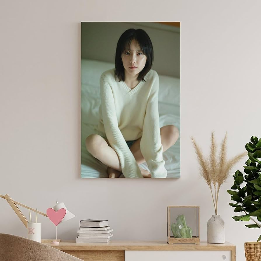 Amazon.co.jp: 加藤小夏 ポスター 装飾画 キャンバス 壁アート