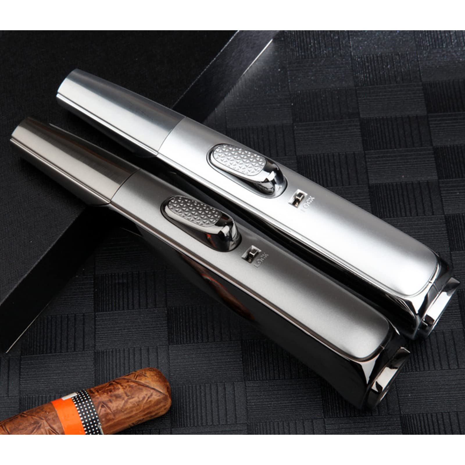 Briquet Torche Rechargeable Au Butane Briquet à Flamme à Jet Réglable avec Verrouillage Coupe-Vent Coupe-Vent pour Hommes (Butane Non Inclus)