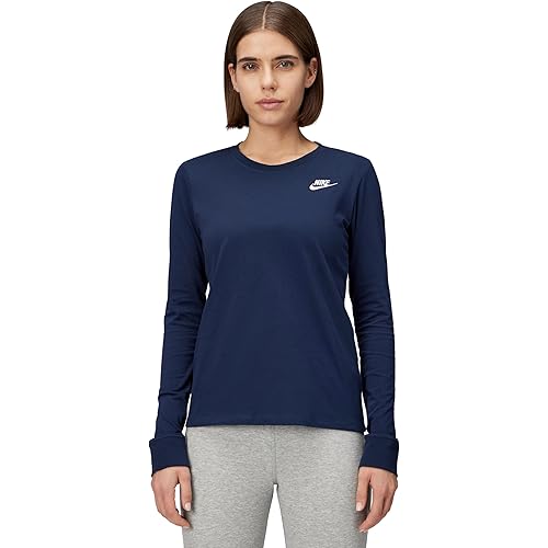 Nike Women's Sportswear Club Long-Sleeve T-Shirt