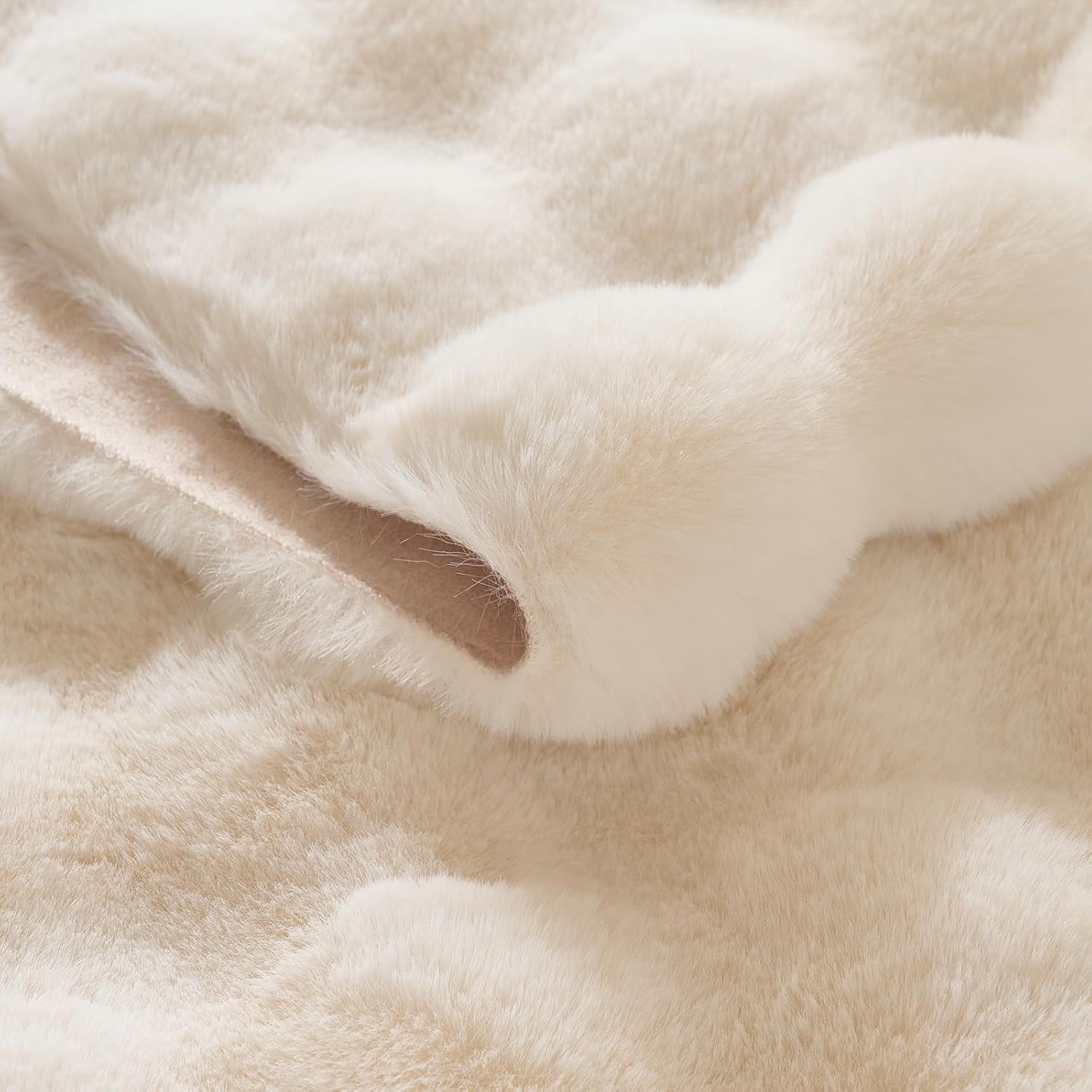 Lotus Karen Fluffy White Rug for Living Room Bedroom, 5x7 Big Bubble Plush shag Faux Rabbit Fur Area Rug Washable Non-Slip Carpet for Modern Boho Home Decor