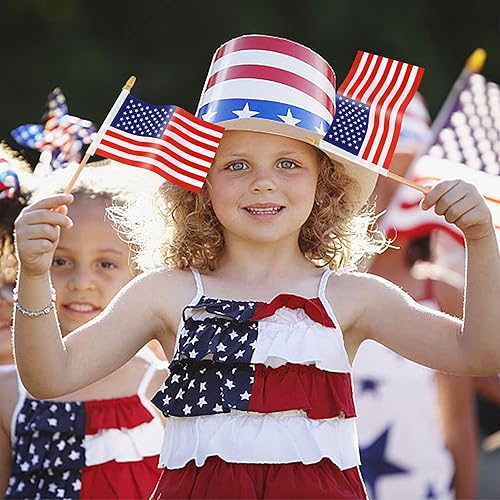 Miniatura 4 de Paquete de 65 banderas americanas de palo de madera de mano de 5.5 x 8 pulgadas mini banderas de Estados Unidos para el Día de la Independencia