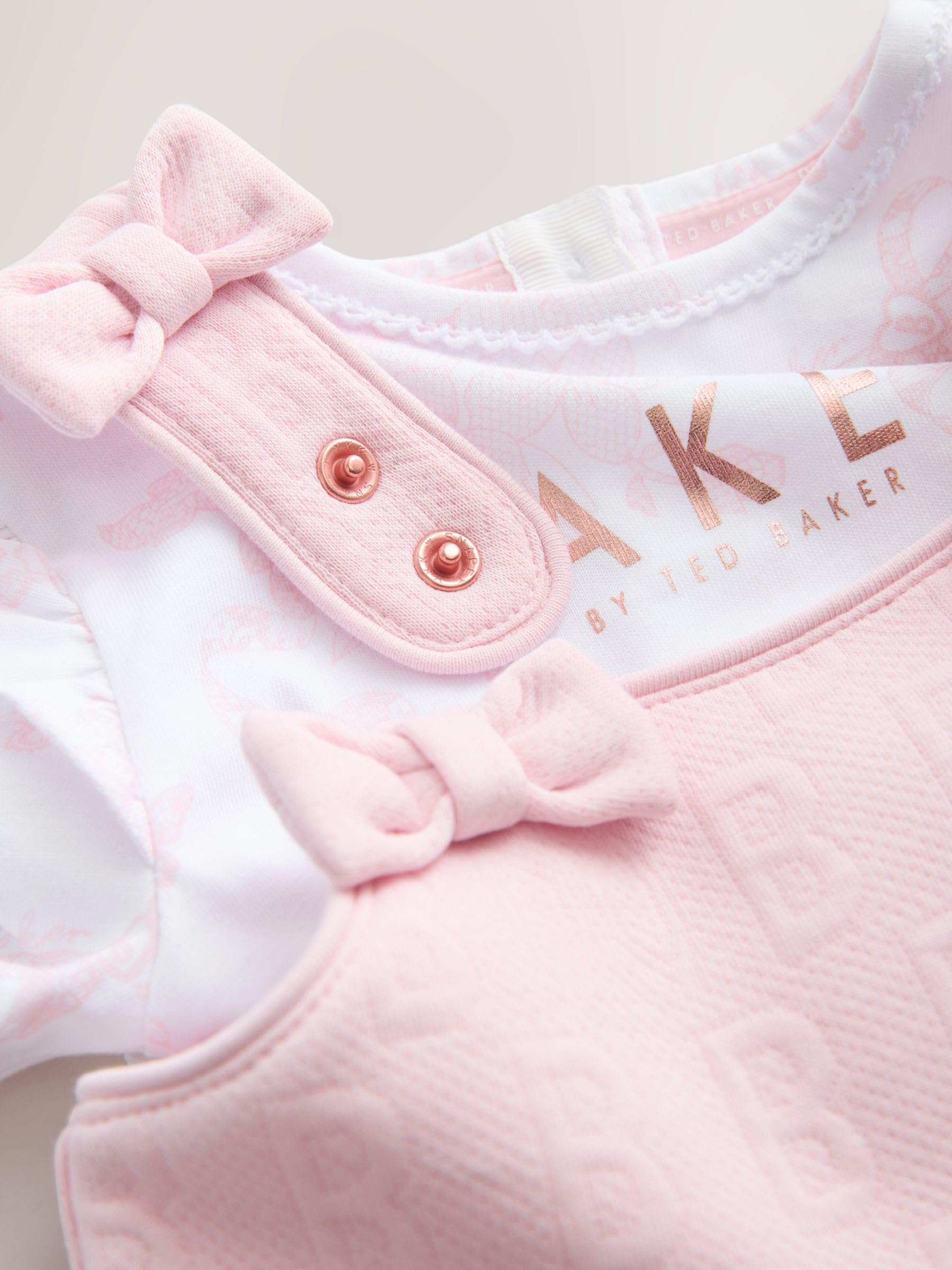 Baby Mädchen Jacquard-Latzhose mit Schleife und T-Shirt im 2-teiligen Set
