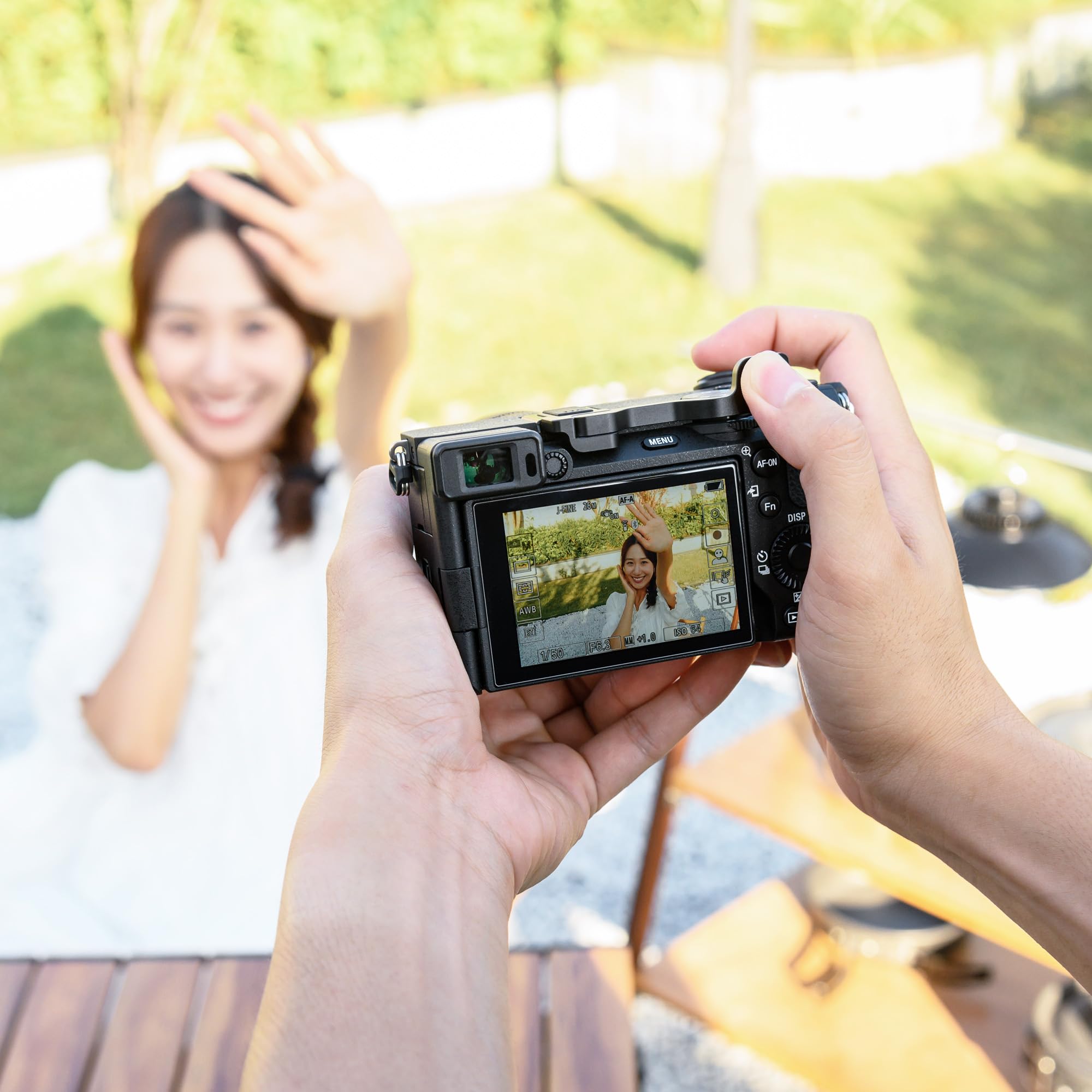 JJC A6700 Poignée Pliable de Pouce pour Sony Alpha 6700 A6700 Appareil Photo, ILCE-6700 Poignée Améliorée de Pouce Griffe en Alliage Aluminium avec Protecteur Rembourré en Silicone