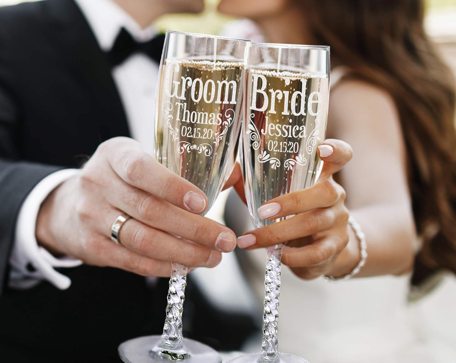 Couples Bride Groom Set of 2 Champagne Flutes Personalized Mr Mrs Vow Renewal Wedding Glasses Bridal Shower Newlyweds Engraved Custom