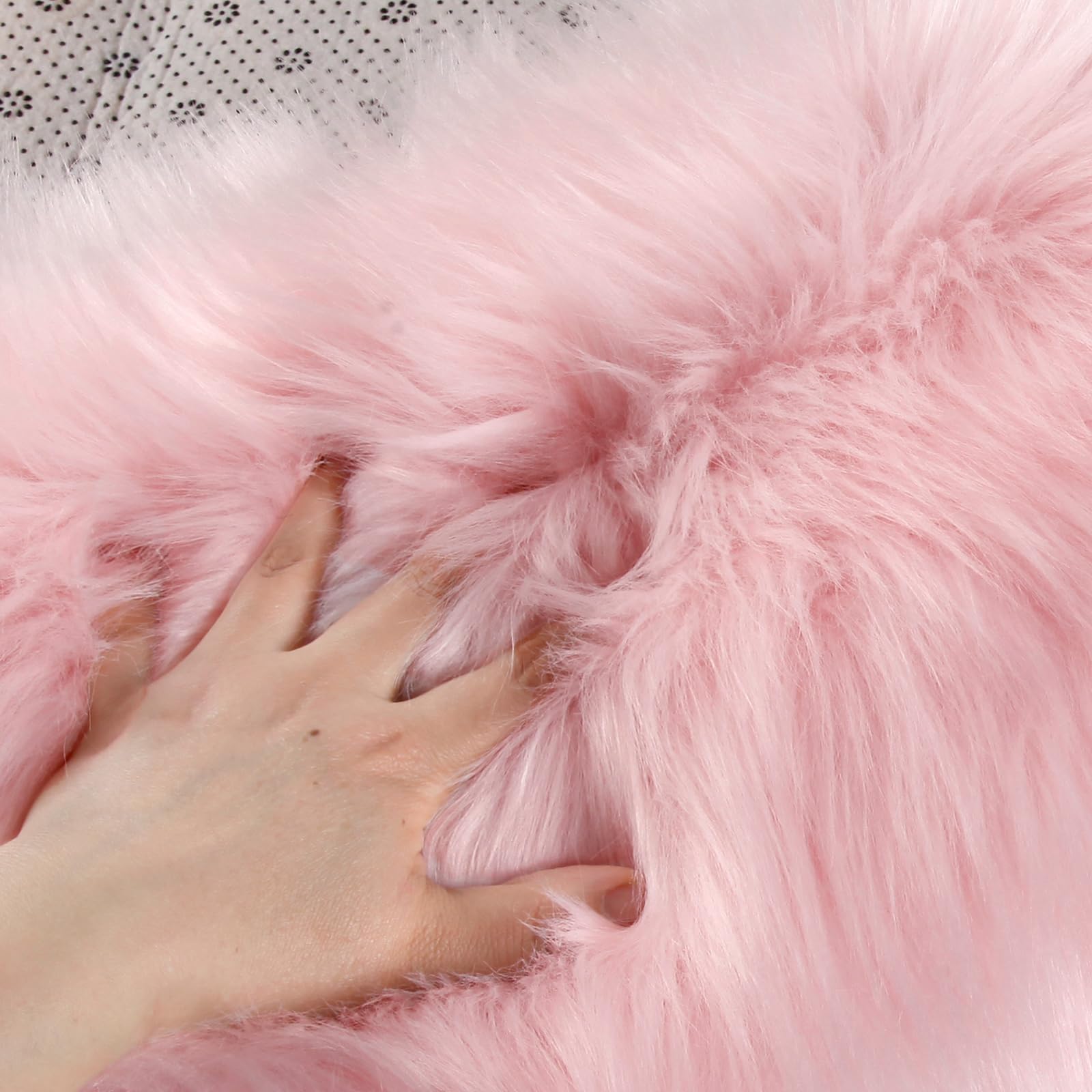 TTLOJ 2 Pieces Decorative Pillows, Heart & Rectangle Faux Fur Throw Pillow, Luxury Series Super Soft Pillow for Girls Boys, for Birthday Thanksgiving-Pink