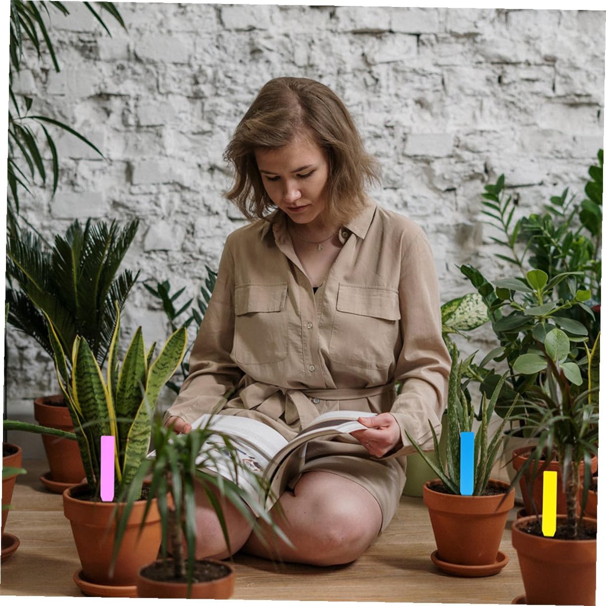 600Pcs Multi-Color Plant Labels Stakes Plastic Garden Markers for Flowers Vegetables Seedlings and Potted Plants Weather-Resistant Garden Tags for Outdoor Use