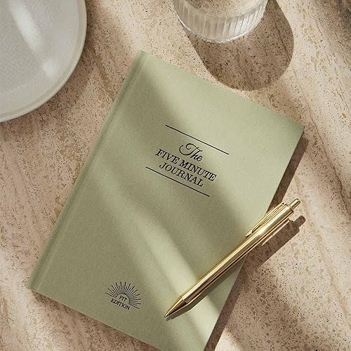 Miniatura 2 de Intelligent Change Five Minute Journal Health & Fitness Edition para mujeres y hombres, planificador de registro de bienestar con rastreador de