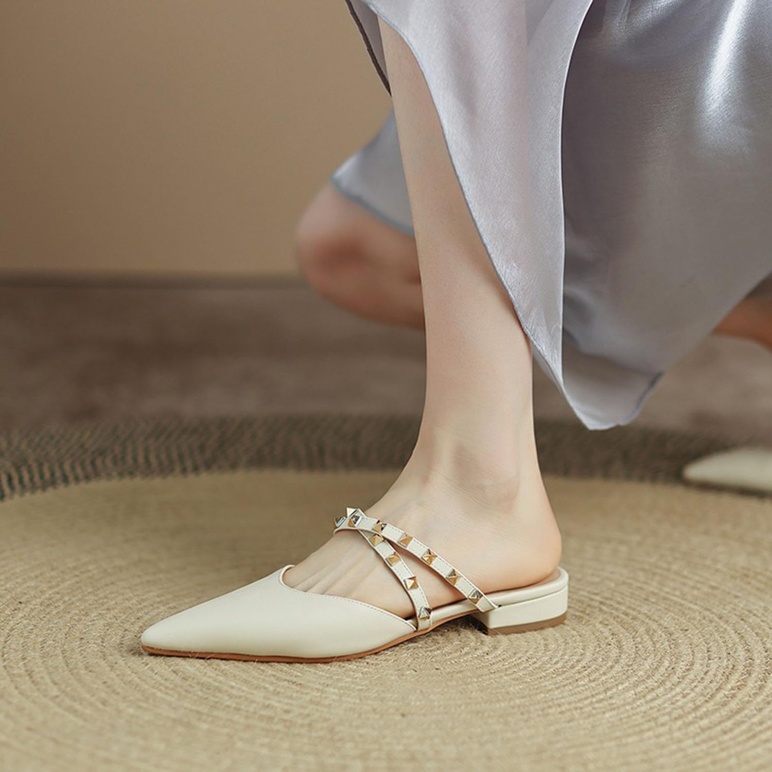 Scarpe Mary Jane con Tacco Basso, décolleté Eleganti da Donna, Sandali con Cinturini Incrociati e Borchiati, Pantofole Slip-on con Cinturino Posteriore, Sabot a Punta Chiusa