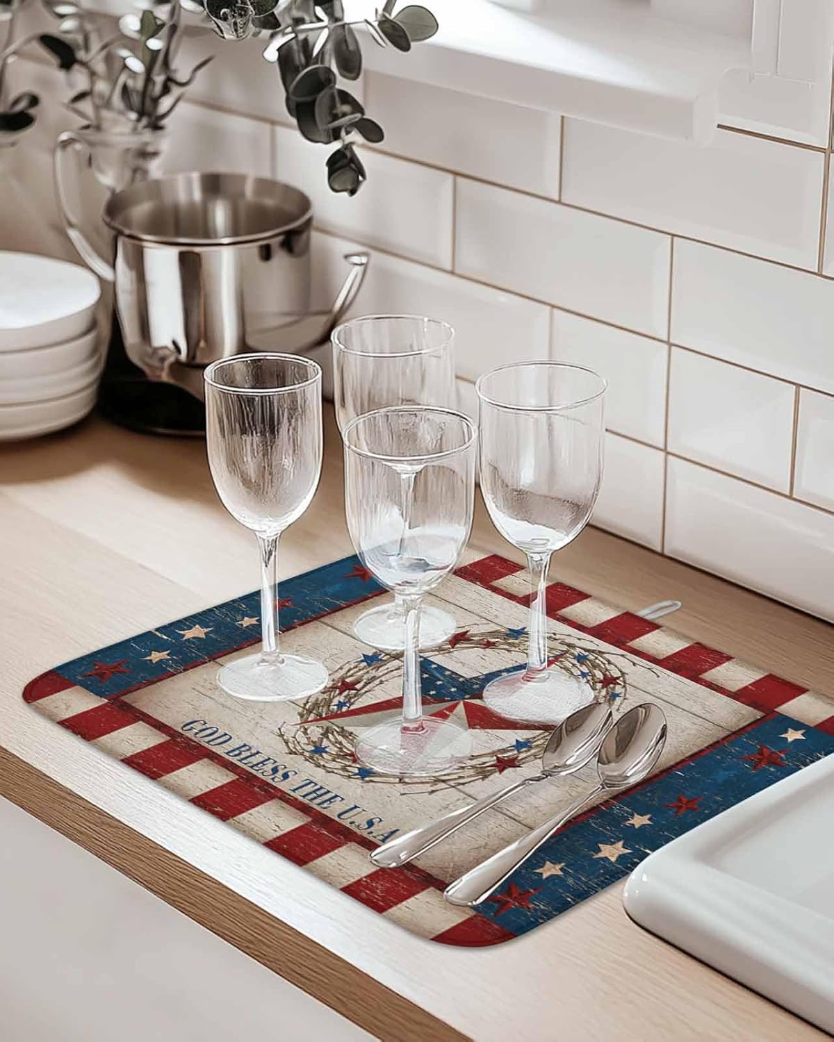 4th of July Dish Drying Mat for Kitchen Counter Rustic American Barn Star Stripes Drying Pad Absorbent Drying Mats for Countertops Sinks Draining Racks Wood Grain Drainer Independence Day Decor 18x24