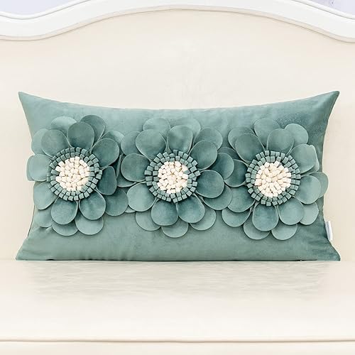 Alerfa Funda de almohada decorativa hecha a mano con flores 3D de terciopelo verde con cremallera oculta para sofá, cama, sala de estar, decoración