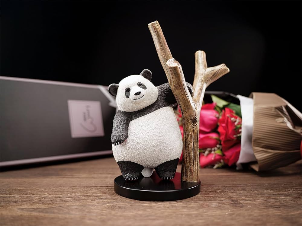 超リアルなパンダの置物 本物の様！ 全長約15cm 幅約8㎝　体重約180g 超リアルなパンダの置物 本物の様！ 全長約15cm 幅約8㎝ 体重約180g