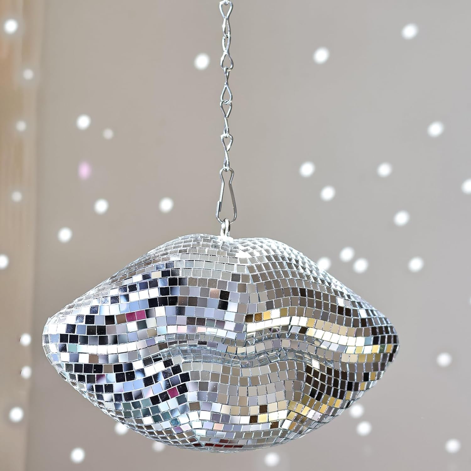 Lips Disco Ball Decor, Hanging Disco Ball Ornament, Lip-Shaped Pop Art Decoration, Cute Handmade Gift for Retro Party, Bedroom, Wedding, Christmas (Silver)