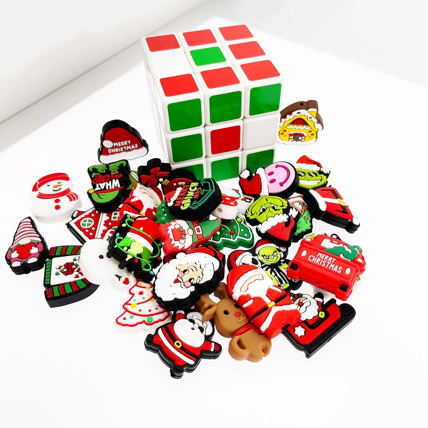 100Pcs Silicone Focal Beads Bulk, Different Random Mix Collections Teacher Character Valentines Easter Focal Beads for Pens Keychains DIY Jewelry Making